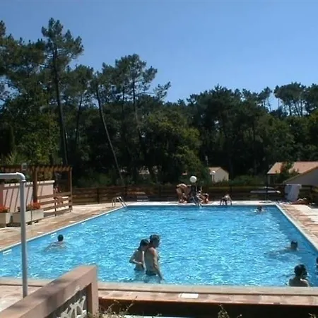 Villa Le Bois D'eleis 2 *